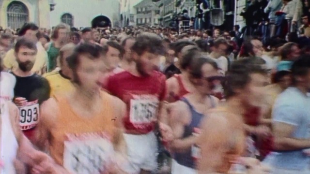Video Reference: Crowd, People, Marathon, Running, Recreation, Audience, Long-distance running, Cross country running, Exercise, Athletics