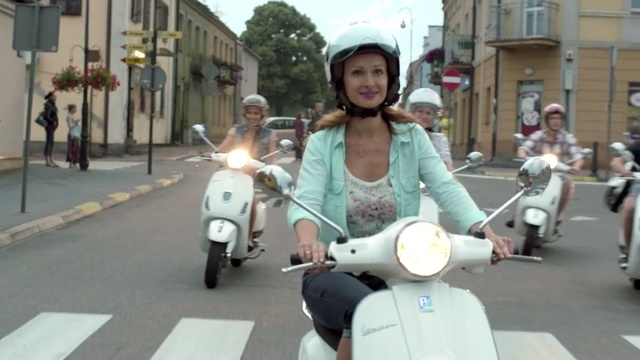 Video Reference: Vespa, Motor vehicle, Scooter, Mode of transport, Vehicle, Snapshot, Road, Fun, Pedestrian, Photography, Person