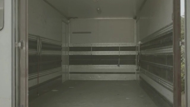 Video Reference: floor, trailer, flooring