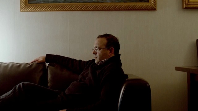 Video Reference: sitting, furniture, girl, fun, couch, conversation