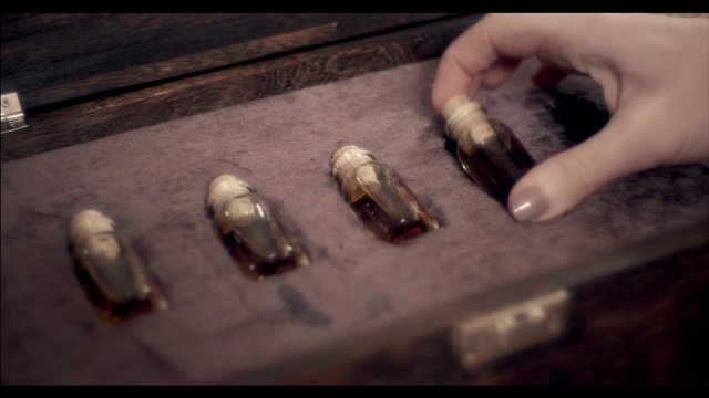 Video Reference: finger, hand, nail