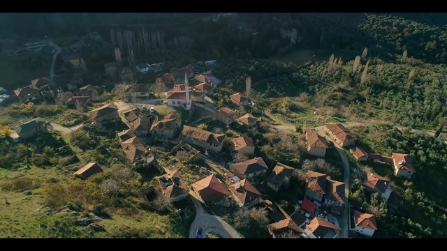 Video Reference: Aerial photography, Bird-eye view, Suburb, Human settlement, Strategy video game, Photography, Landscape, Residential area, Urban area, Sky