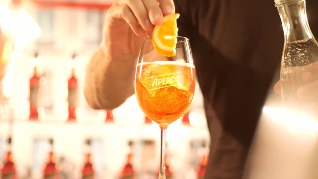 Video Reference: Drink, Champagne cocktail, Alcoholic beverage, Cocktail, Spritz, Distilled beverage, Non-alcoholic beverage, Crodino, Alcohol, Orange soft drink