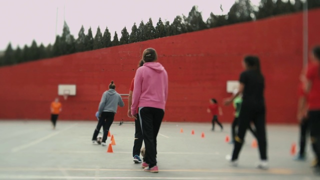 Video Reference: Sports, Footwear, Fun, Roller skating, Sports equipment, Leisure, Recreation, Team sport, Player, Competition event