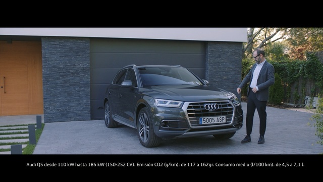 Video Reference: car, land vehicle, motor vehicle, vehicle, transport, automotive design, audi, luxury vehicle, sport utility vehicle, vehicle registration plate