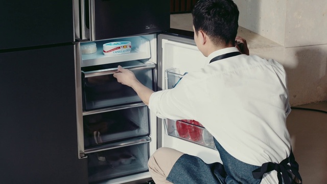 Video Reference: Kitchen appliance, Home appliance, Major appliance, Refrigerator, Machine, Gas