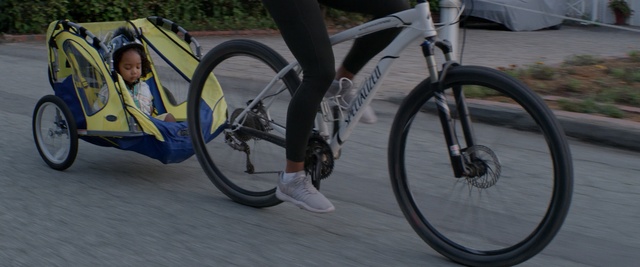 Video Reference: Land vehicle, Bicycle, Bicycle wheel, Vehicle, Bicycle frame, Bicycle part, Bicycle tire, Spoke, Bicycle drivetrain part, Bicycle pedal