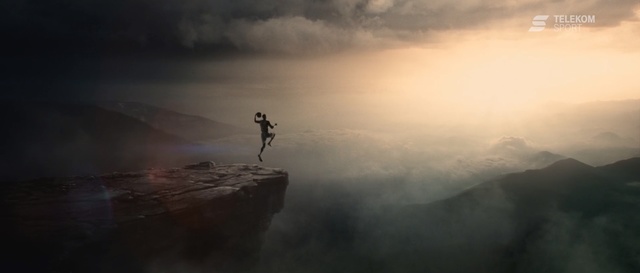 Video Reference: sky, atmosphere, geological phenomenon, mountain, cloud, morning, mist, darkness, sunlight, terrain