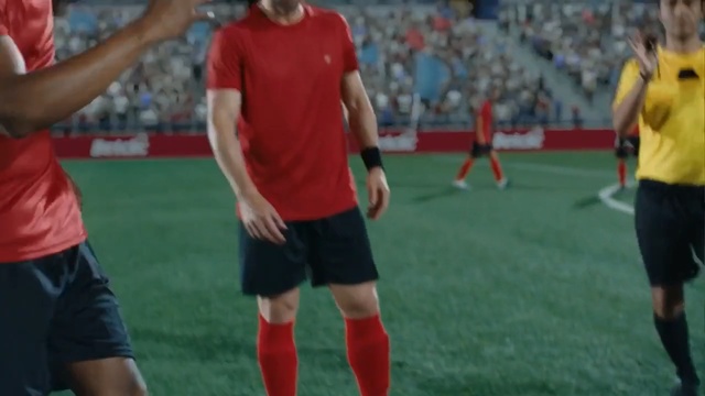 Video Reference: sport venue, player, football player, sports, games, soccer player, team sport, team, ball game, ball