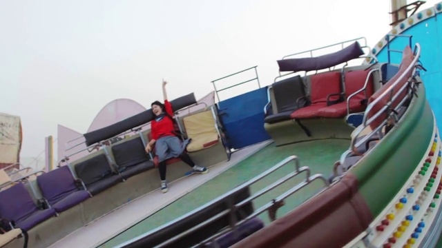 Video Reference: Vehicle, Amusement park, Fun, Recreation, Leisure, Playground slide, Water park, Nonbuilding structure