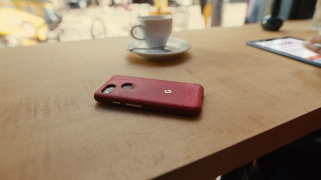 Video Reference: Gadget, Pink, Mobile phone, Smartphone, Electronic device, Communication Device, Technology, Portable communications device, Material property, Leather