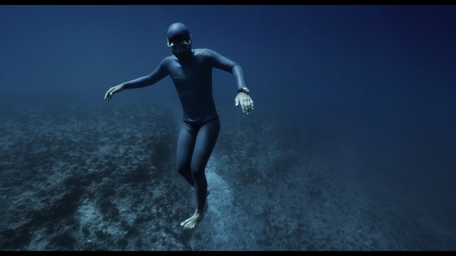 Video Reference: water, atmosphere, underwater, sky, freediving, diving, darkness, recreation, underwater diving, screenshot