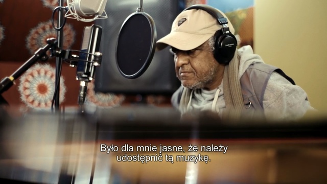 Video Reference: Eyewear, Photo caption, Job, Person