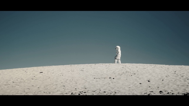 Video Reference: sky, horizon, atmosphere, arctic, daytime, cloud, sand, freezing, snow, winter