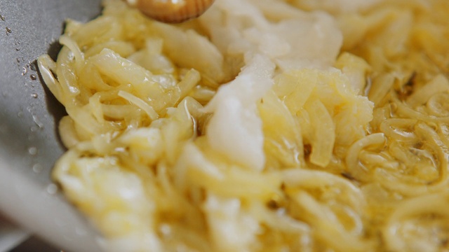 Video Reference: Dish, Food, Ingredient, Cuisine, Macaroni and cheese, Comfort food, Recipe, Produce, Vegetarian food, Spätzle