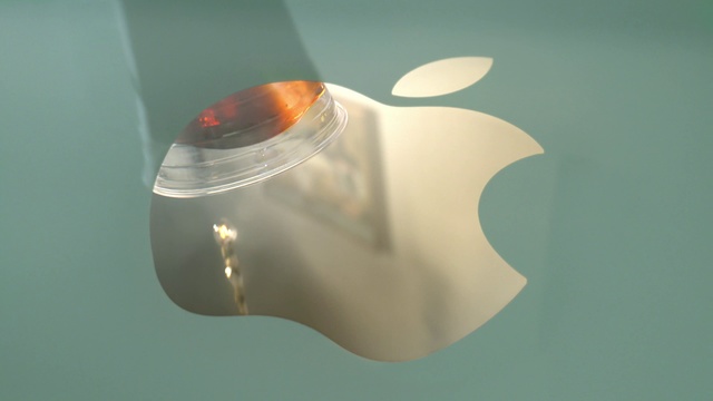 Video Reference: Transparent material, Design, Glass, Lighting accessory