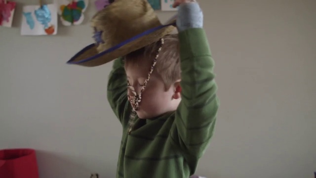 Video Reference: Snapshot, Shoulder, Arm, Joint, Headgear, Human body, Leg, Ear, Hand, Hat