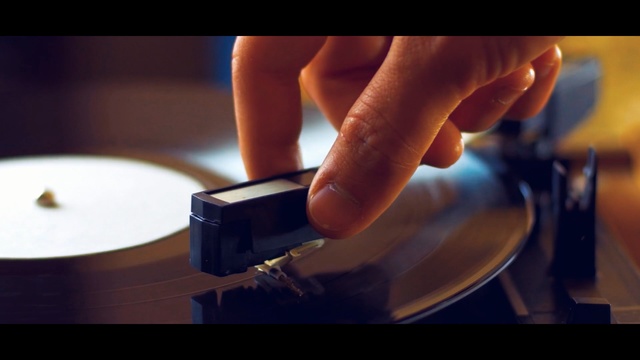 Video Reference: Musical instrument accessory, Musical instrument, Hand, Finger, Nail, Electronic instrument, Ukulele