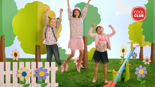 Video Reference: People in nature, Playing with kids, Fun, Play, Child, Public space, Happy, Leisure, Sharing, Toddler, Person