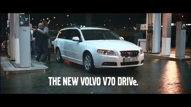 Video Reference: Land vehicle, Vehicle, Car, Mid-size car, Light, Headlamp, Snapshot, Volvo cars, Volvo v70, Automotive lighting