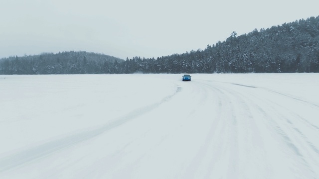 Video Reference: snow, winter, sky, piste, geological phenomenon, freezing, arctic, tree, glacial landform, mountain range