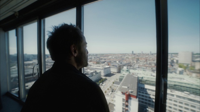 Video Reference: Window, Urban area, Sky, Glass, Tree, Travel, City, Architecture, Tourism, Vacation