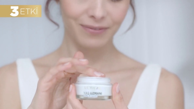 Video Reference: Face, Skin, Cheek, Beauty, Product, Chin, Head, Lip, Skin care, Hand