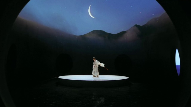 Video Reference: Moon, Light, Sky, Astronomical object, Space, Moonlight, Performing arts