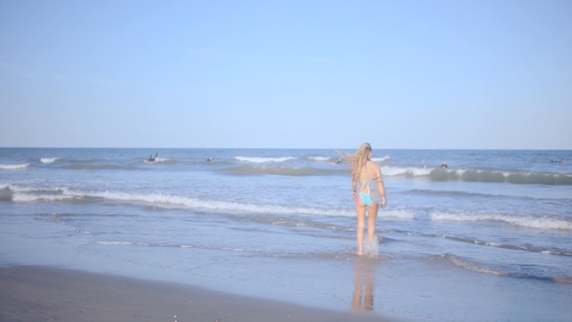 Video Reference: sea, beach, ocean, body of water, shore, coastal and oceanic landforms, horizon, sky, coast, wave