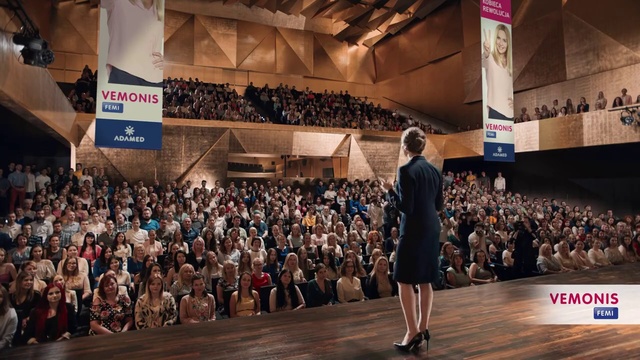 Video Reference: Fashion, Crowd, Audience, Event, Runway, Fashion show, Fashion design, Fan, Competition, Performance