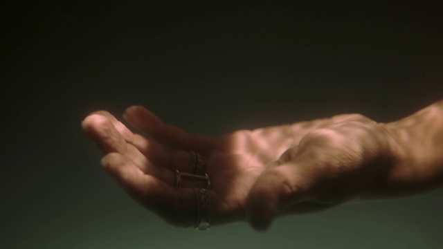 Video Reference: Finger, Hand, Arm, Wrist, Close-up, Muscle, Gesture, Human, Joint, Thumb