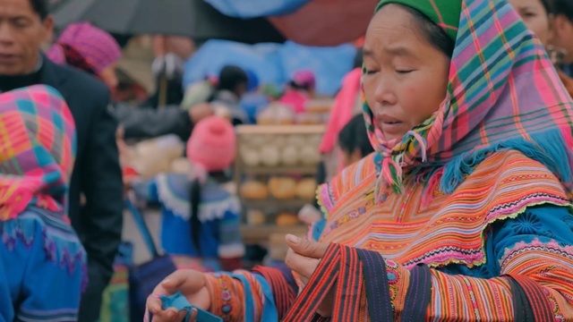 Video Reference: people, public space, tradition, fun, temple, girl, crowd, festival, recreation, child, Person