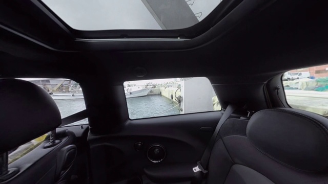 Video Reference: Vehicle, Car, Compact car, Hatchback, Renault laguna, Hot hatch