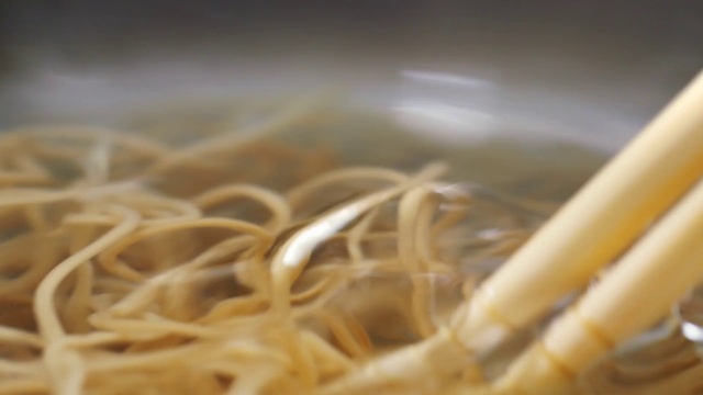 Video Reference: Food, Cuisine, Ingredient, Dish, Shirataki noodles, Recipe, Noodle, Capellini, Bean sprouts, Stringozzi