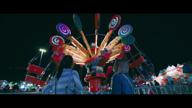 Video Reference: Amusement ride, Amusement park, Event, Fun, Fair, Recreation, Festival, Nonbuilding structure, Tourist attraction, Night