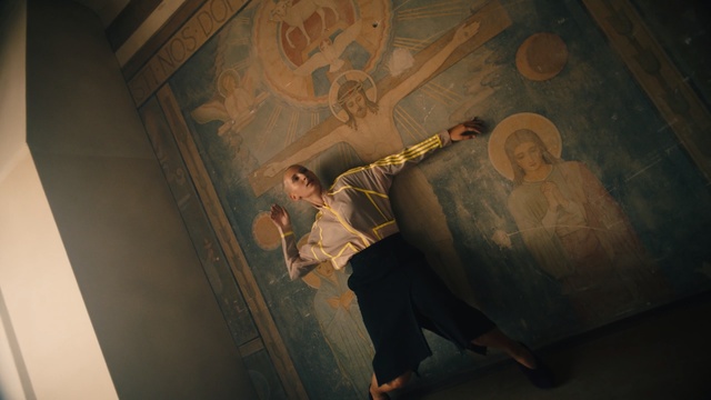 Video Reference: light, art, darkness, ceiling, wood, girl, fun, stock photography, Person