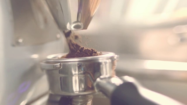 Video Reference: Espresso machine, Small appliance, Moka pot, Coffeemaker, Coffee percolator, Portafilter, Home appliance, Kitchen appliance, Espresso
