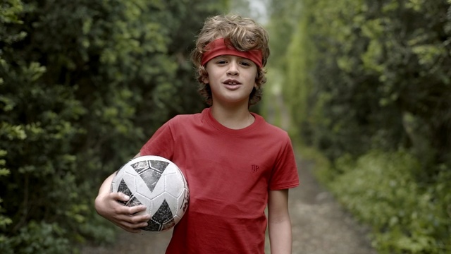Video Reference: Ball, Soccer ball, Freestyle football, Football, Sports equipment, Rugby ball, Player, Team sport