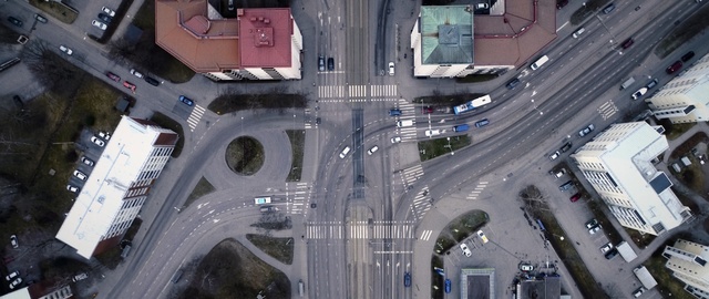 Video Reference: Intersection, Road, Aerial photography, Street, Junction, Infrastructure, Architecture, Metropolitan area, Metropolis, City