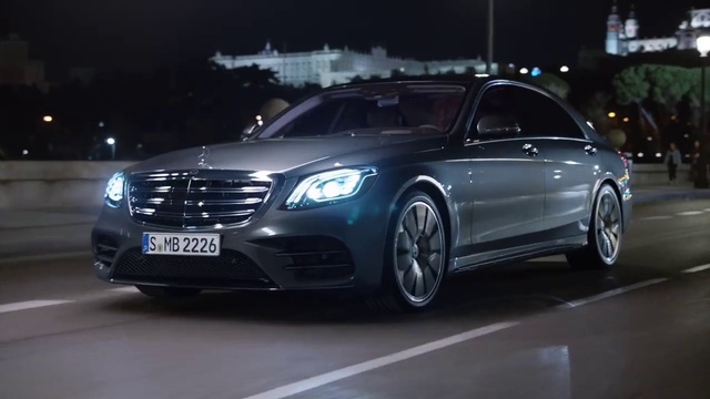 Video Reference: Land vehicle, Vehicle, Car, Luxury vehicle, Automotive design, Mercedes-benz, Personal luxury car, Full-size car, Mid-size car, Executive car