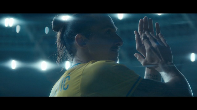 Video Reference: Light, Water, Sky, Organism, Screenshot, Hand, Lens flare, Photography, Fictional character, Digital compositing