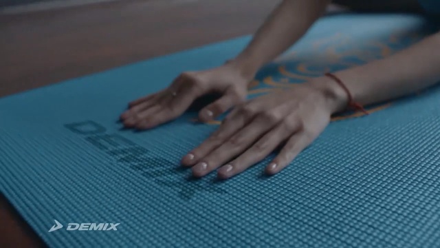 Video Reference: Finger, Hand, Arm, Nail, Table, Floor, Mat, Yoga mat, Thumb, Games