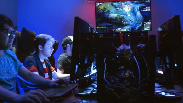 Video Reference: Electronics, Fun, Gamer, Event, Electronic device, Media, Display device, Visual effect lighting, Performance, Gadget