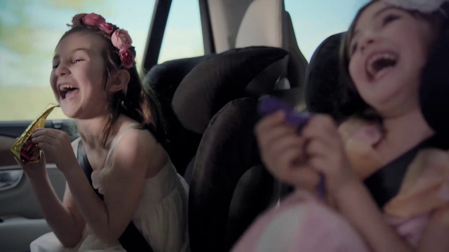 Video Reference: Facial expression, Fun, Leg, Human body, Laugh, Mouth, Thigh, Child, Smile, Photography