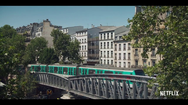 Video Reference: Transport, Waterway, Landmark, Canal, Architecture, Mode of transport, Bridge, Metropolitan area, Human settlement, Building