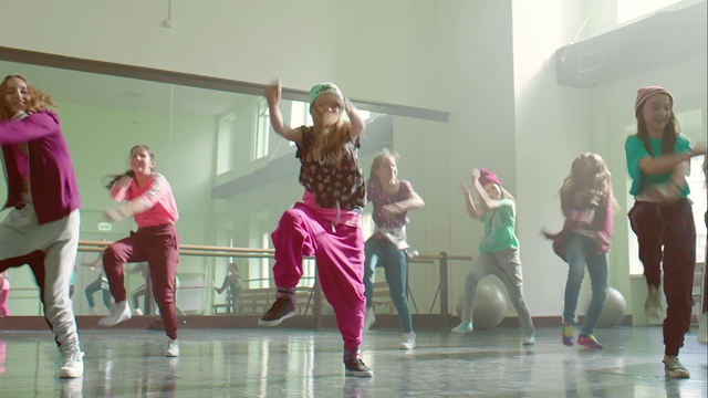 Video Reference: Dance, Entertainment, Performing arts, Choreography, Event, Dancer, Zumba, Sports, Fun, Performance