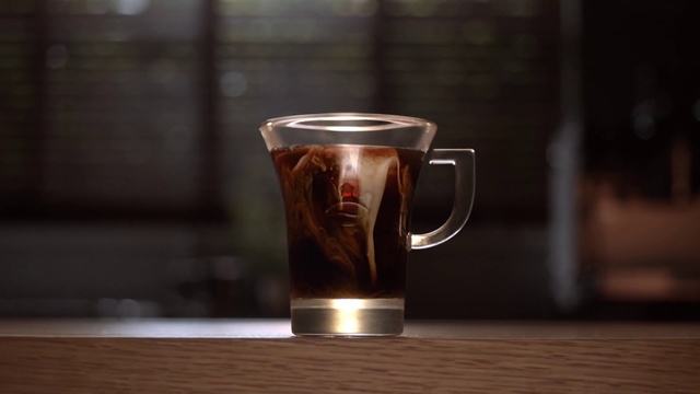 Video Reference: Drink, Glass, Drinkware, Cup, Pint glass, Beer glass, Cup, Pint, Mug, Distilled beverage