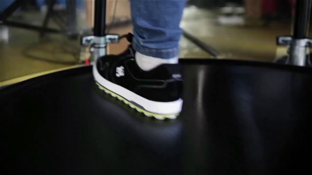 Video Reference: Shoe, Footwear, Sneakers, Sportswear, Athletic shoe, Outdoor shoe, Walking shoe