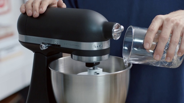 Video Reference: Small appliance, Home appliance, Mixer, Kitchen appliance, Espresso machine, Portafilter