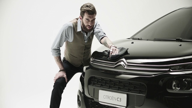 Video Reference: Land vehicle, Vehicle, Car, Citroën, Motor vehicle, Citroën c4, Automotive design, Hatchback, Citroën c-triomphe, Grille